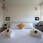 In Casa Проживание в семье *